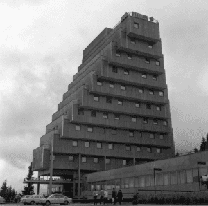 Прототип обложки Этажи Отель «Панорама» в Штрбске-Плесо, Словакия, 1975 год